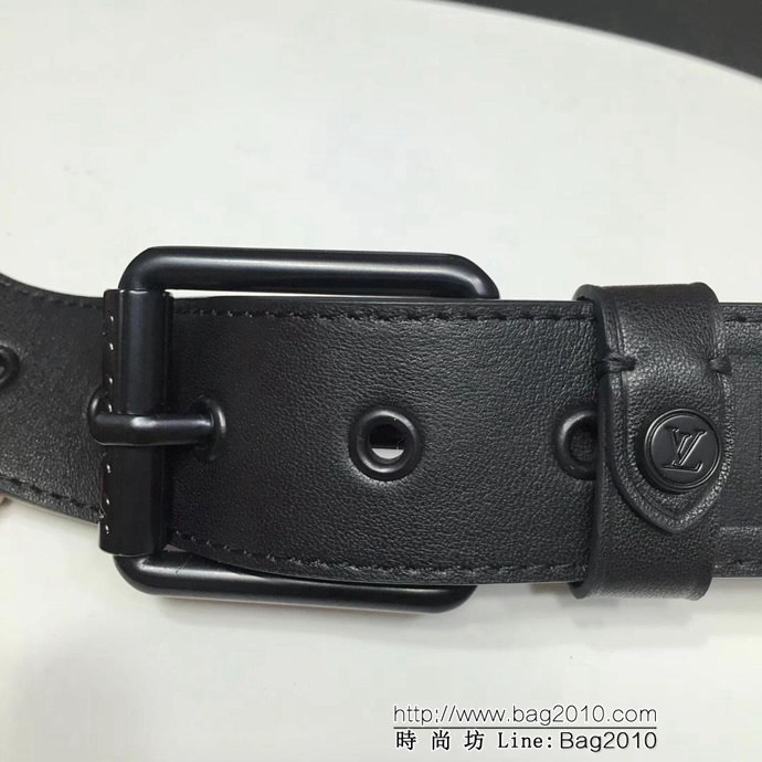 路易威登LV 黑色版Voyager 平紋皮革腰帶 啞光鍍面針式搭扣 刻有LV字母 男士皮帶  xfp1122